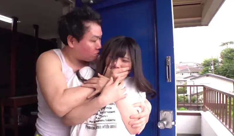 Tình đầu của tôi đã bị gã cạnh bên nhà nắc tơi tả